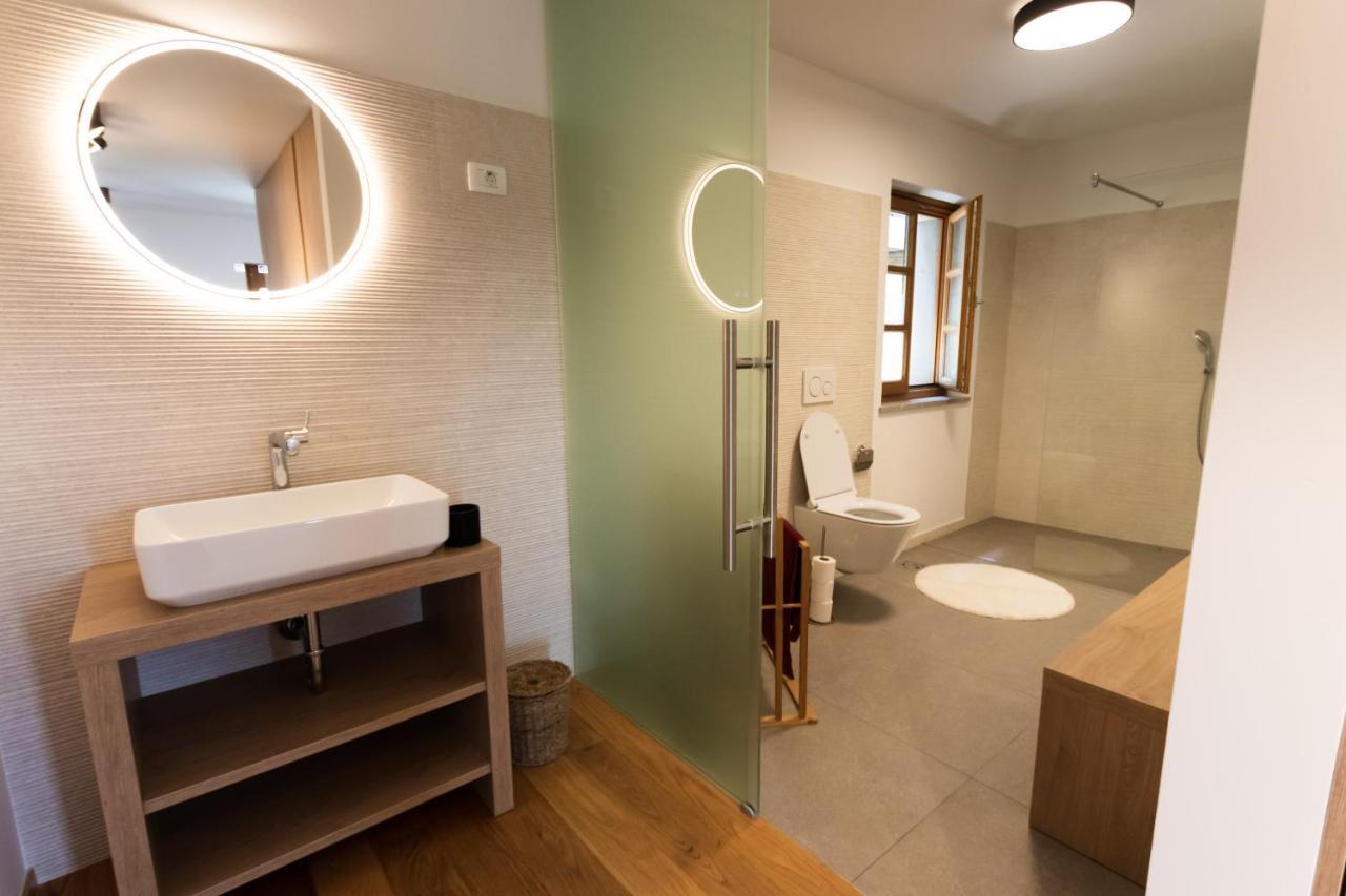 Vinoteka Brda Apartment Smartno Bagian luar foto