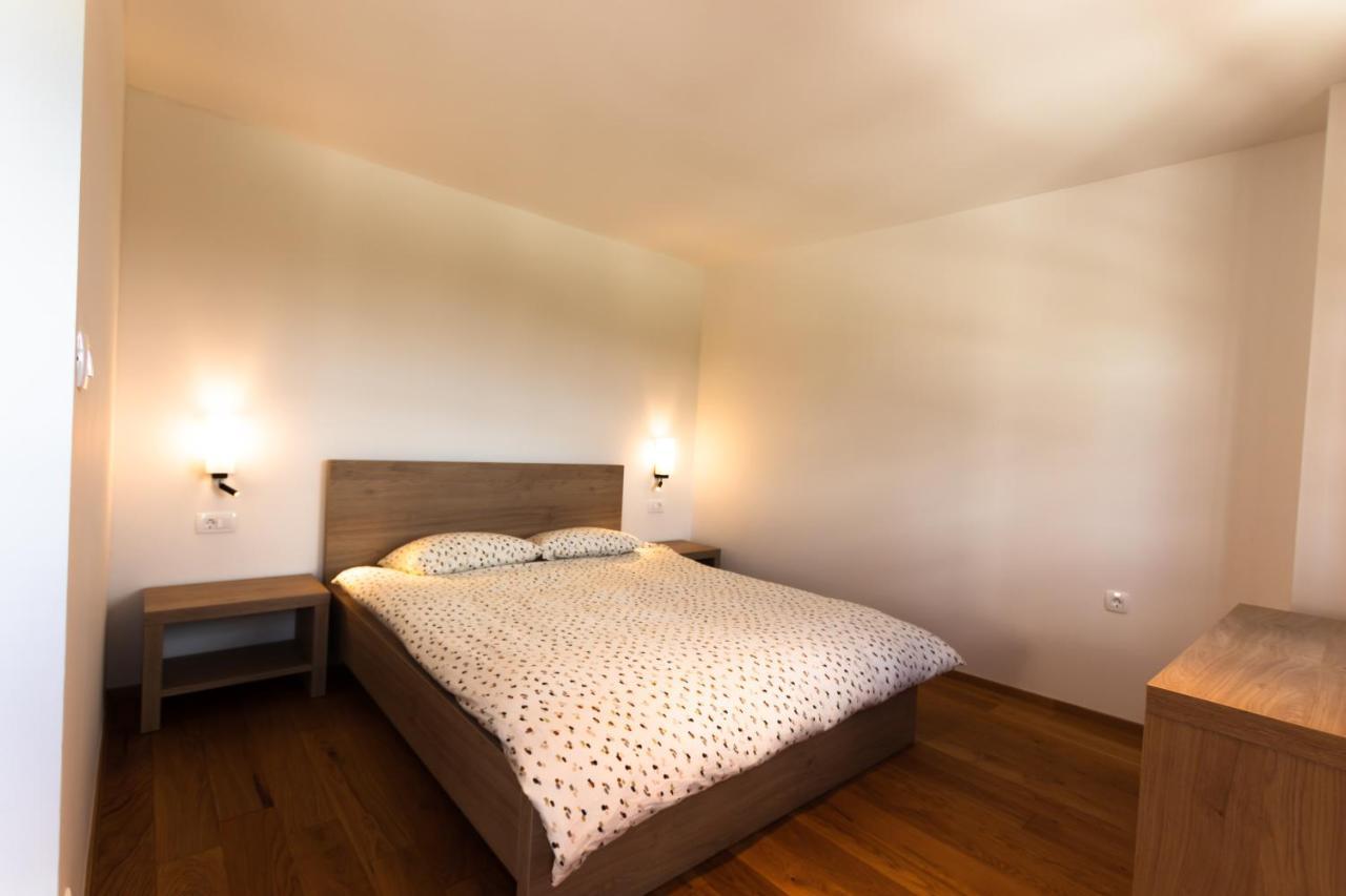 Vinoteka Brda Apartment Smartno Bagian luar foto