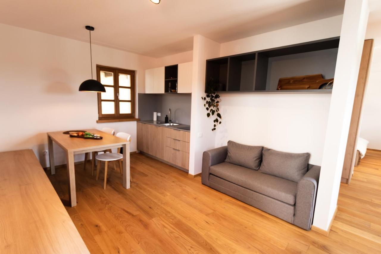 Vinoteka Brda Apartment Smartno Bagian luar foto