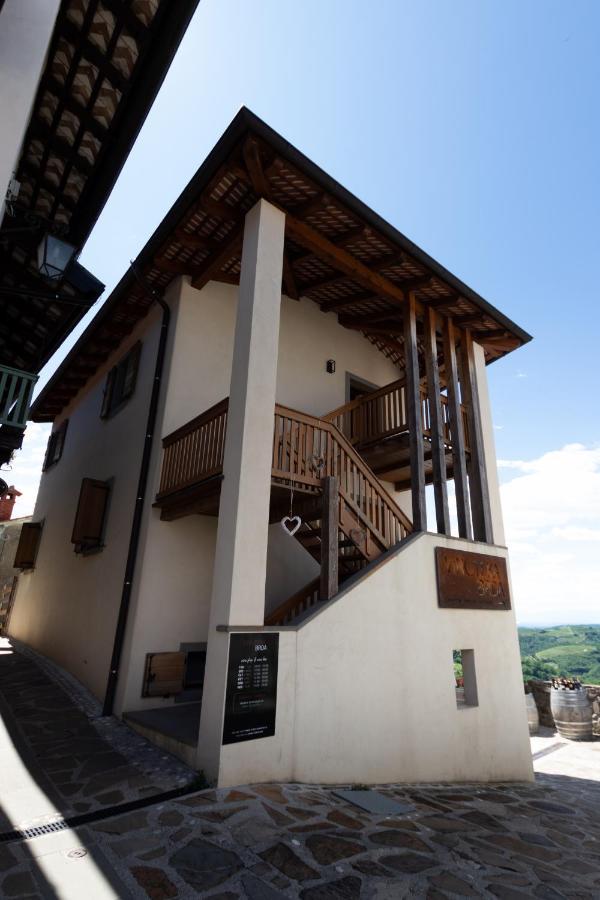 Vinoteka Brda Apartment Smartno Bagian luar foto